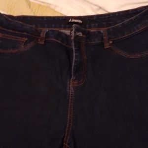 Cropped Jean's with design on back pockets